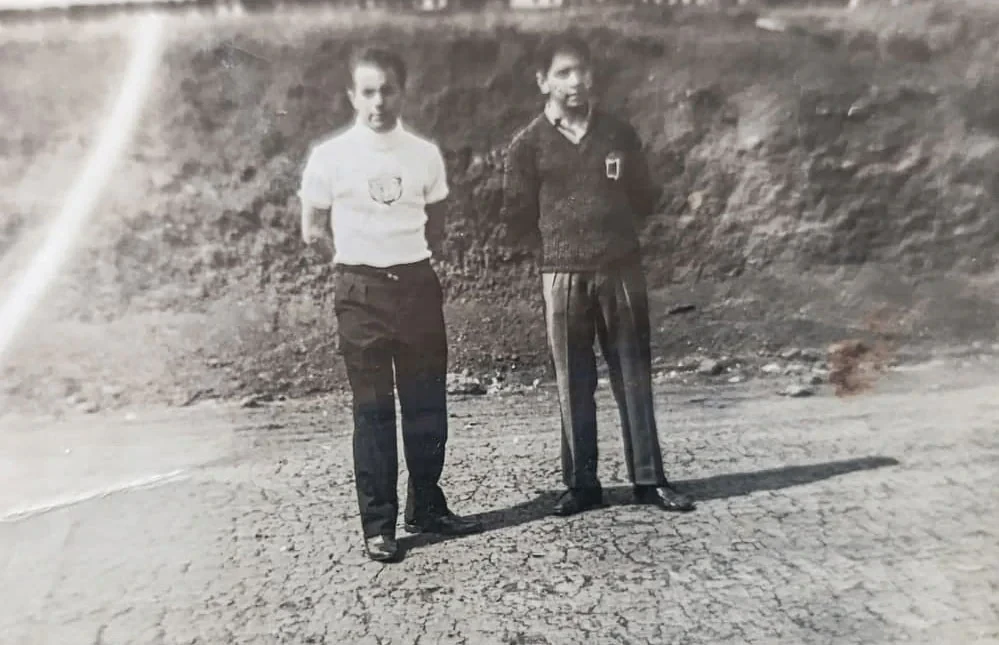 Pedro Paz e Renato Fernandes, no local onde hoje fica o Posto Oeste