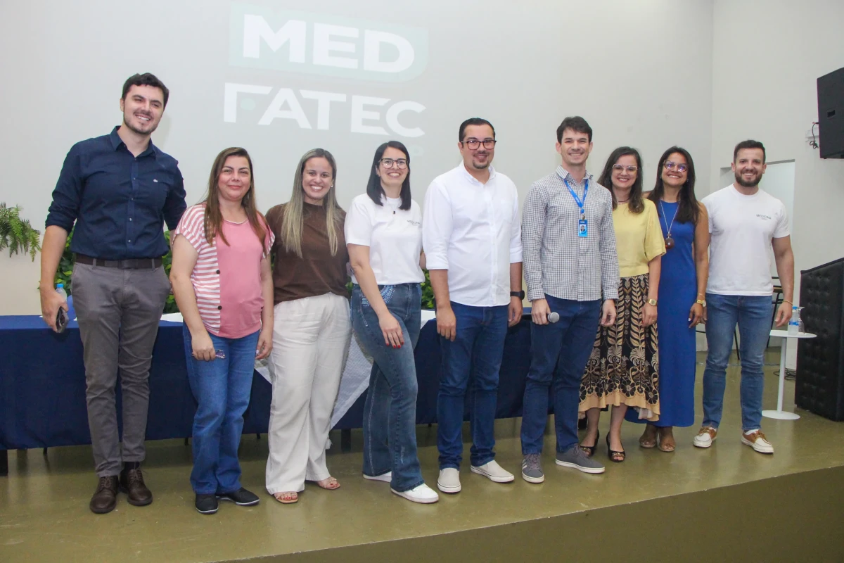 Professores do curso são homenageados na abertura da semana