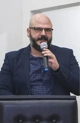 Coordenador dos cursos, Alcides Pascoal Júnior