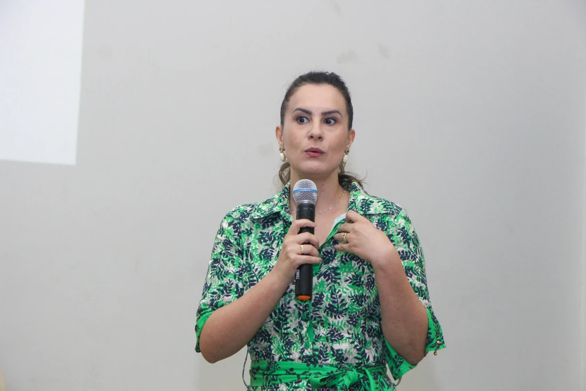 Médica Pilar Siqueira orienta sobre uso da toxina botulínica